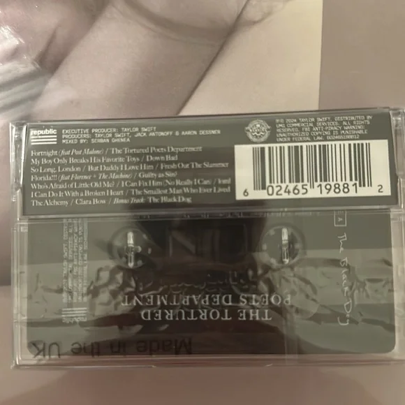 TTPD The Black Dog Cassette Tape - Taylor Swift - Picture 2 of 3